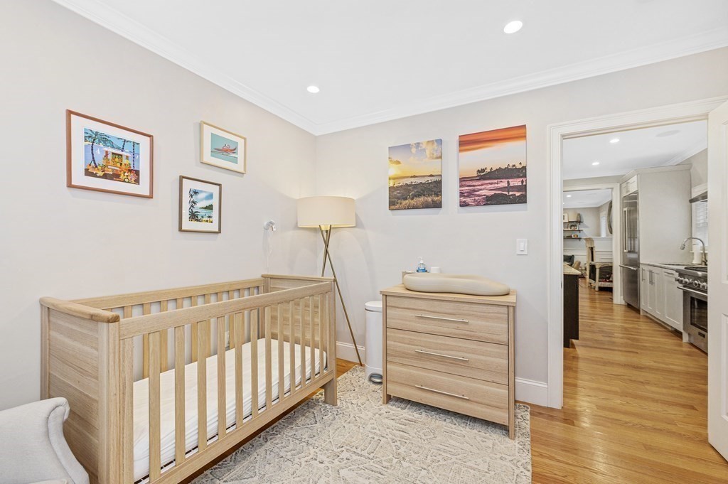 9 Bartlett Crescent, Unit 1 Brookline, MA 02446 - Photo 16 of 31