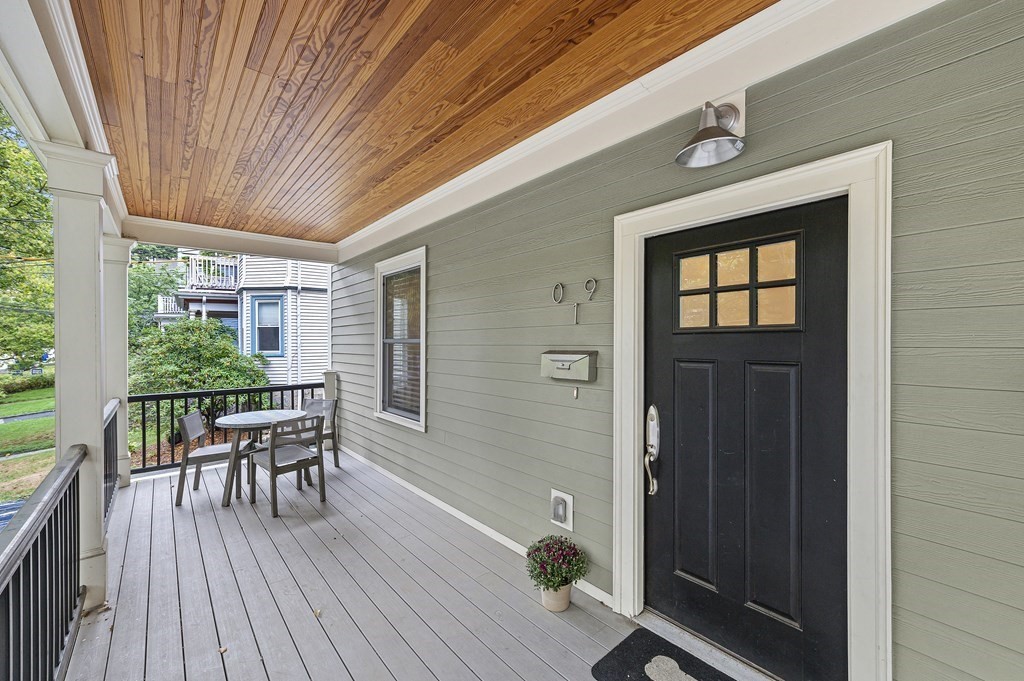 9 Bartlett Crescent, Unit 1 Brookline, MA 02446 - Photo 2 of 31