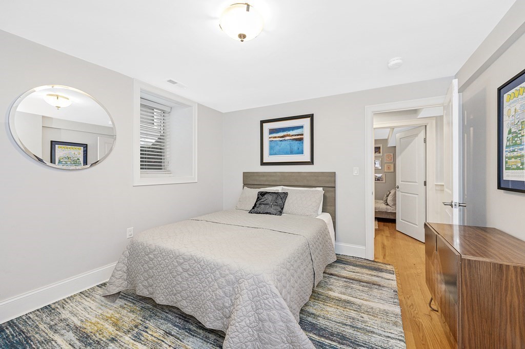 9 Bartlett Crescent, Unit 1 Brookline, MA 02446 - Photo 21 of 31