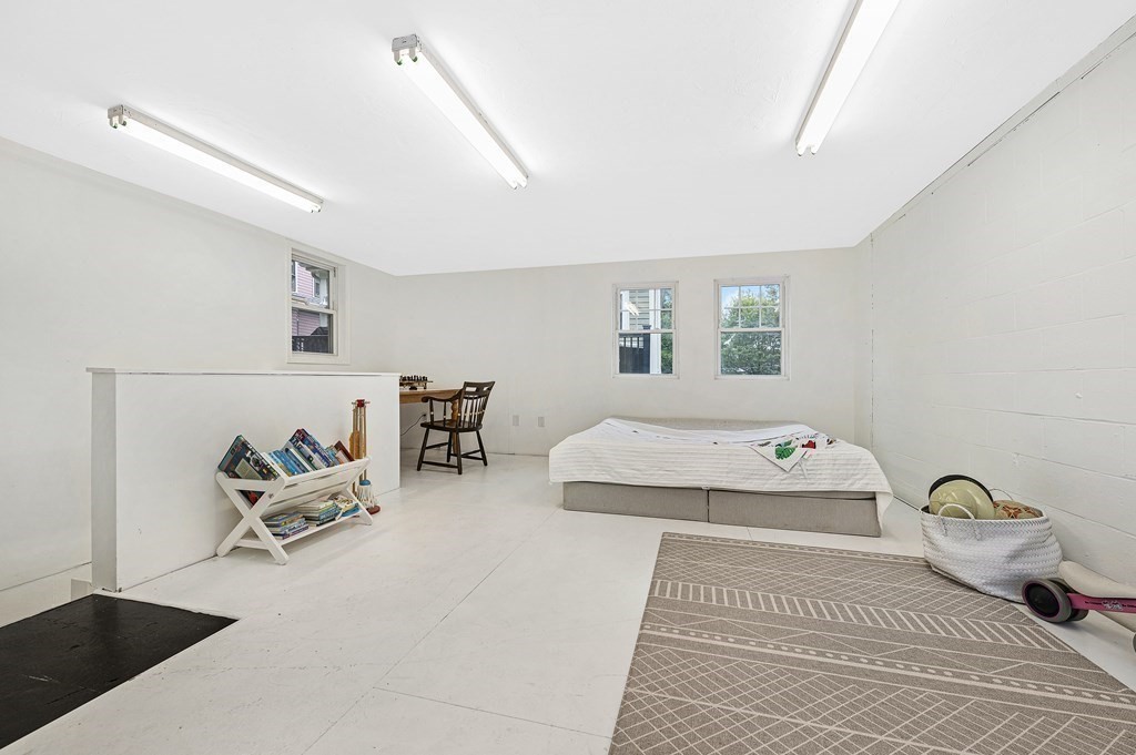 9 Bartlett Crescent, Unit 1 Brookline, MA 02446 - Photo 26 of 31