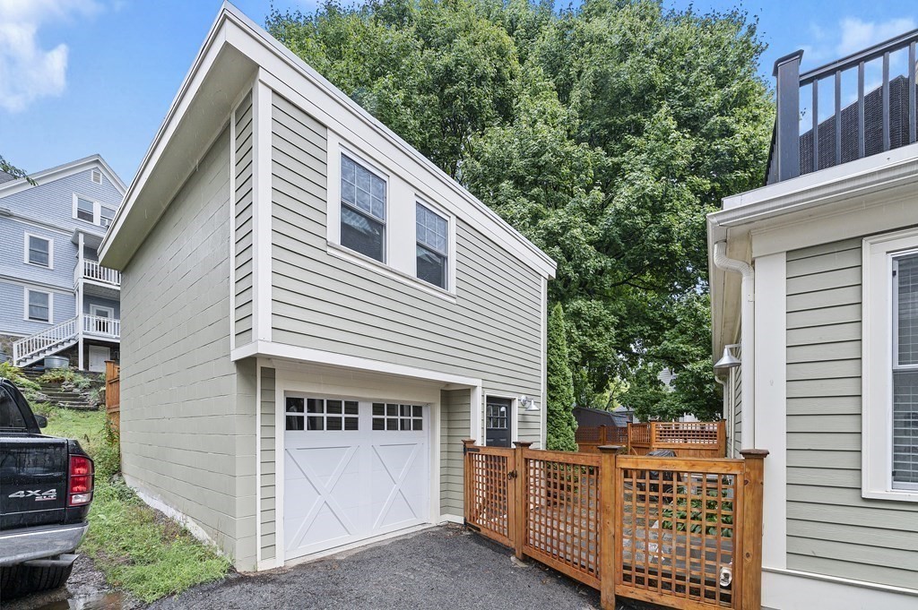 9 Bartlett Crescent, Unit 1 Brookline, MA 02446 - Photo 30 of 31