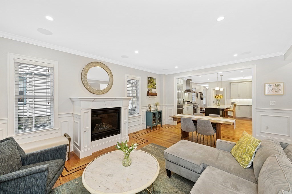 9 Bartlett Crescent, Unit 1 Brookline, MA 02446 - Photo 3 of 31