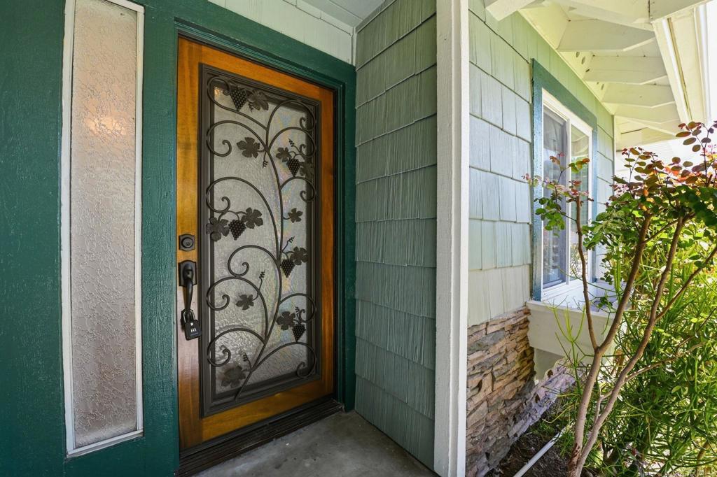 1658 Pleasant Place Encinitas, CA 92024 - Photo 2 of 27