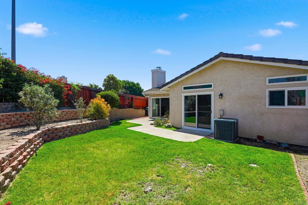 1658 Pleasant Place Encinitas, CA 92024 - Photo 26 of 27