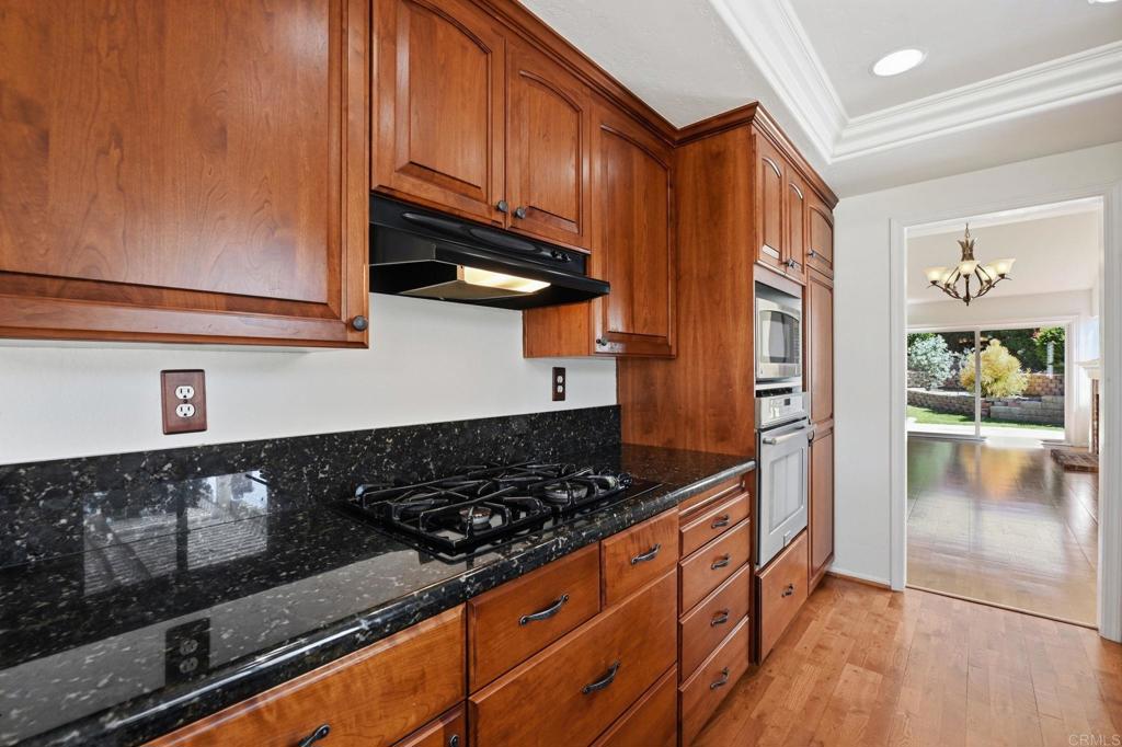 1658 Pleasant Place Encinitas, CA 92024 - Photo 8 of 27