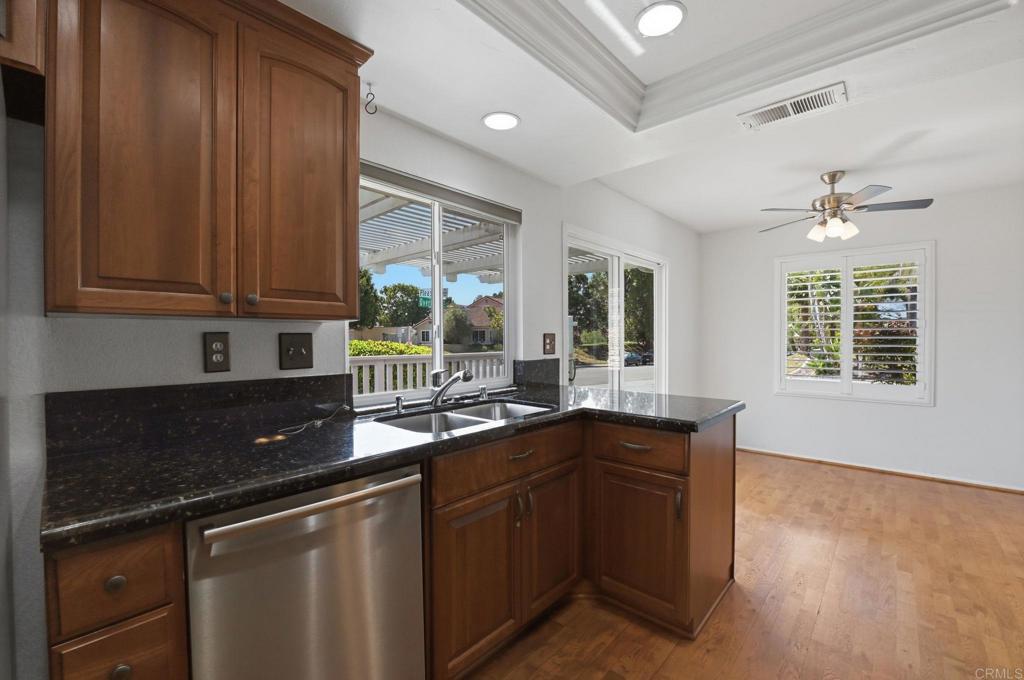 1658 Pleasant Place Encinitas, CA 92024 - Photo 10 of 27