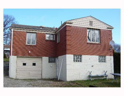 116 Manor Road Pittsburgh, PA 15237 - Photo 8 of 9 Exterior Back. Minimal maintenance