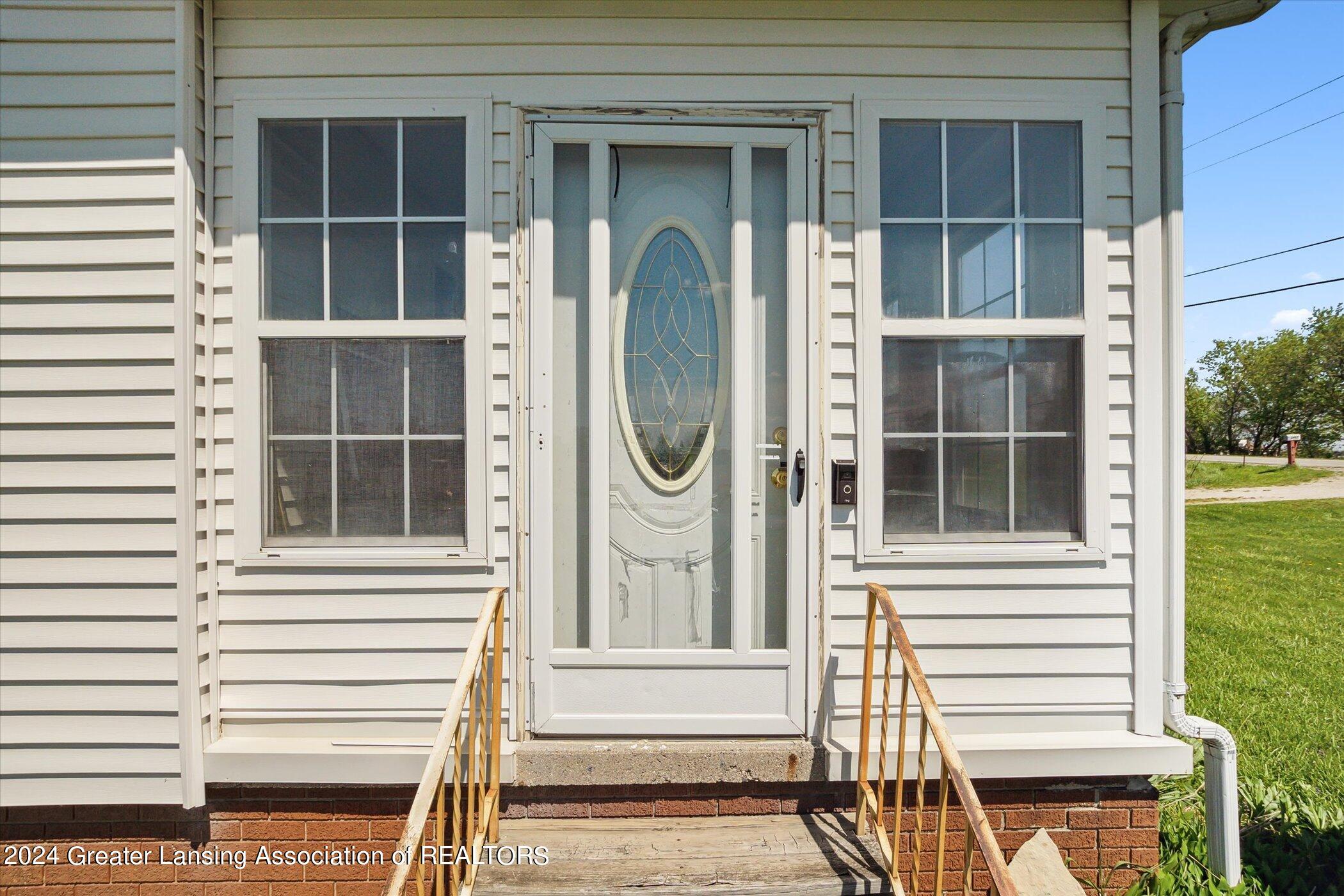 5474 South Vernon Road Durand, MI 48429 - Photo 3 of 63 06-5474-Vernon-Rd-WindowStill-38