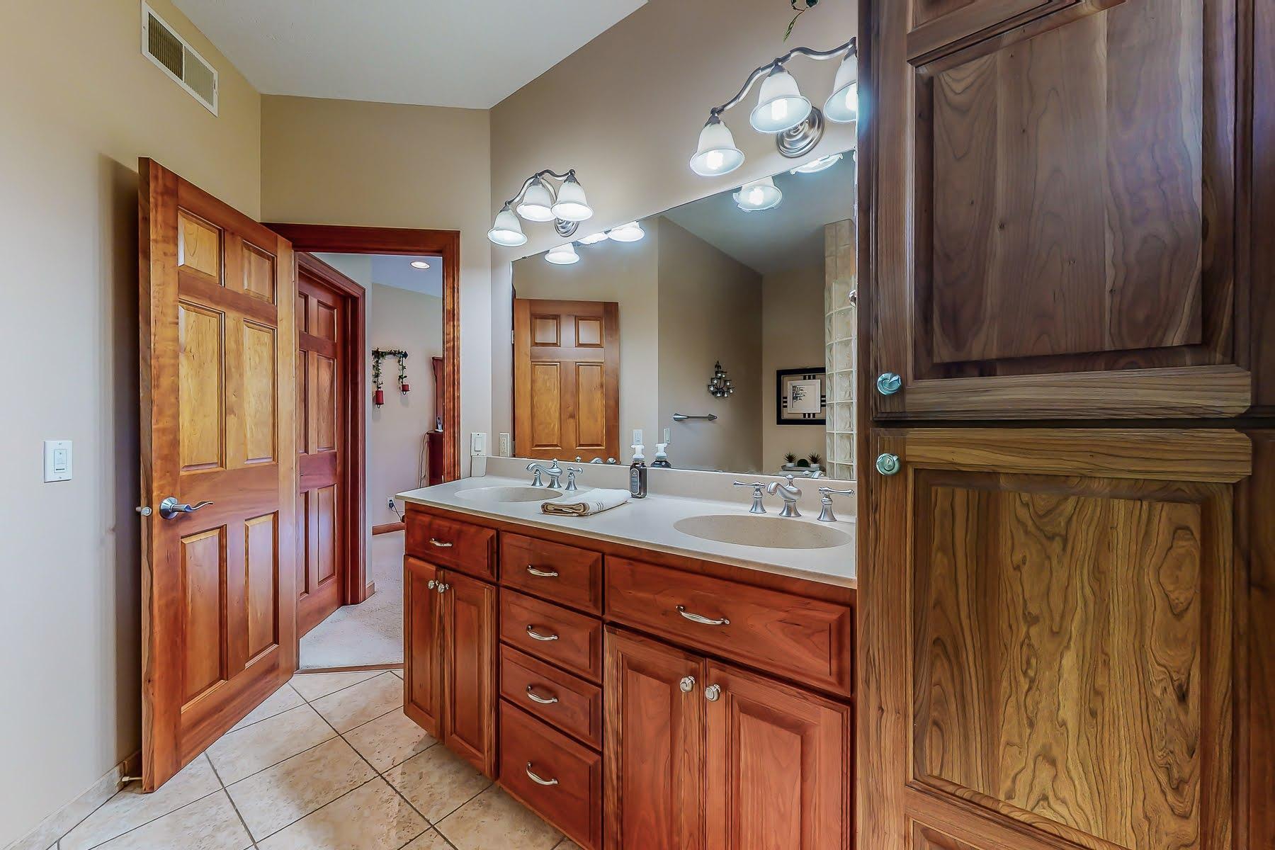 528 21st Avenue Southwest Rochester, MN 55902 - Photo 22 of 57 Gallery Image 22