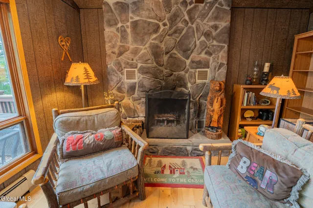 $879,000 | 188 South Shore Road, Lake Pleasant, NY 12108