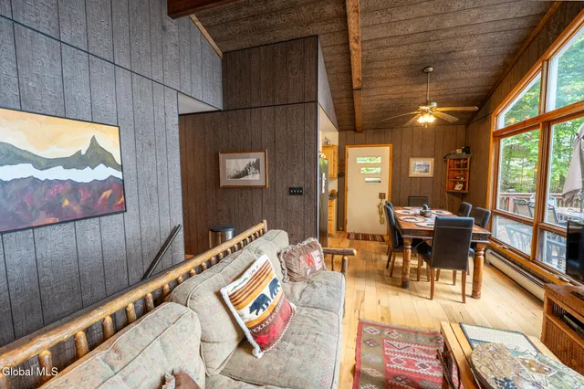 $879,000 | 188 South Shore Road, Lake Pleasant, NY 12108