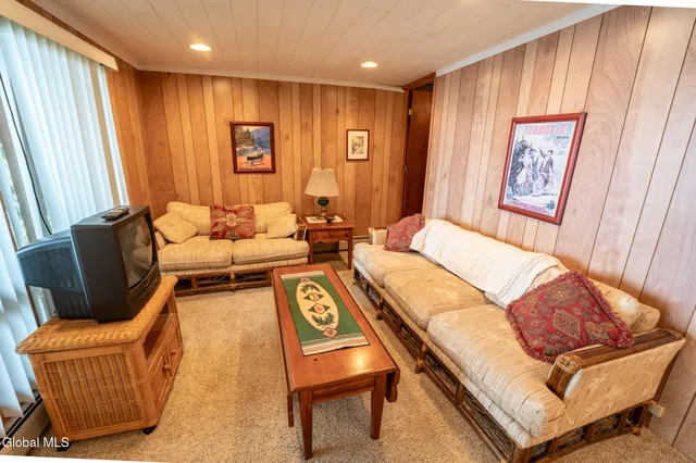 $879,000 | 188 South Shore Road, Lake Pleasant, NY 12108