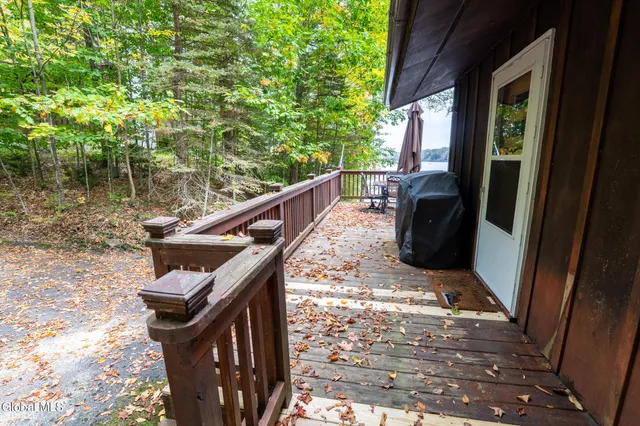 $879,000 | 188 South Shore Road, Lake Pleasant, NY 12108