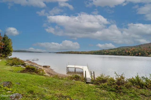 $879,000 | 188 South Shore Road, Lake Pleasant, NY 12108