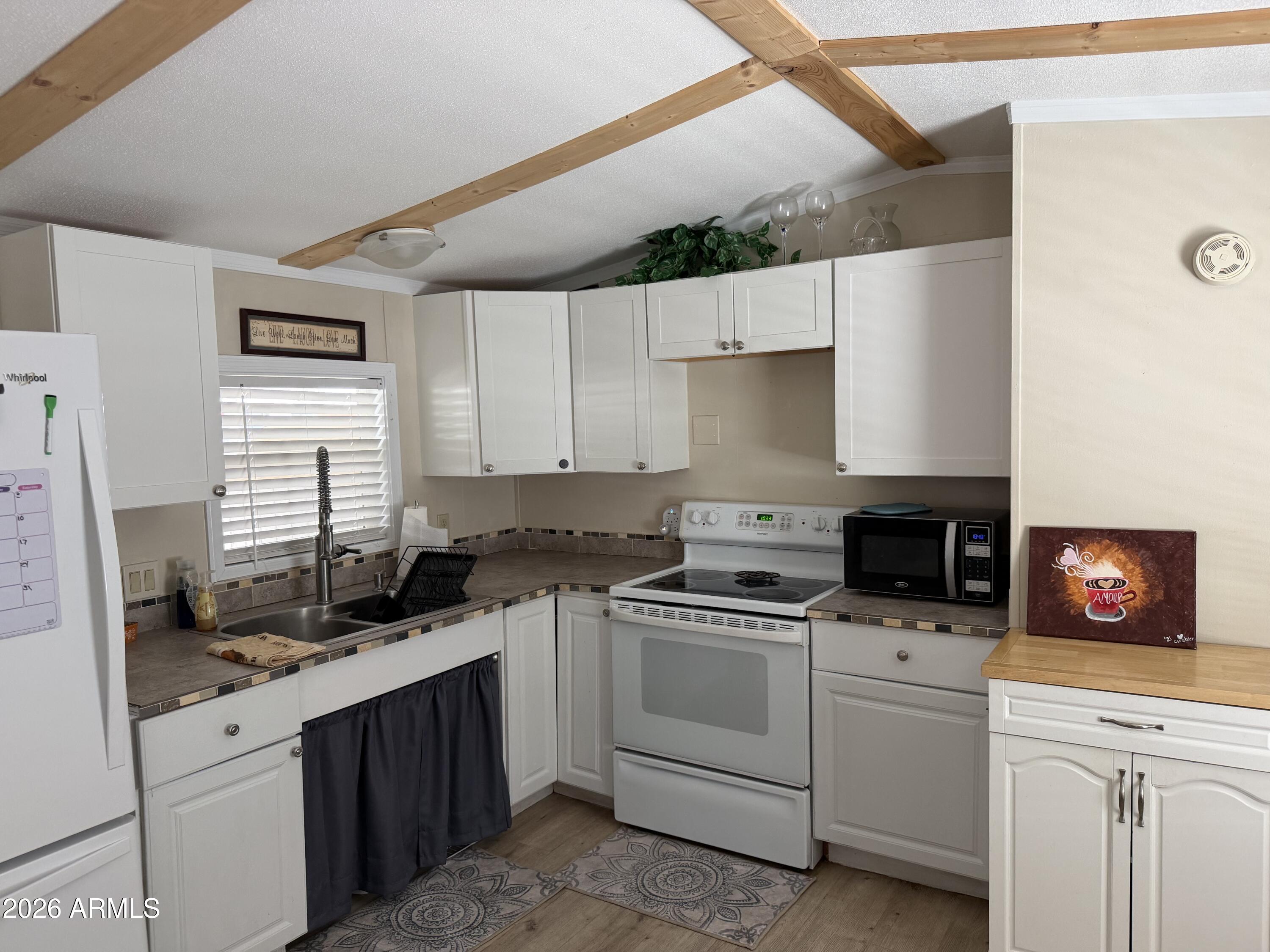 146 North Merrill Road, Unit 111 Apache Junction, AZ 85120 - Photo 2 of 9