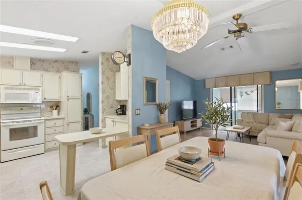 $159,900 | 1537 Doral Circle, Lady Lake, FL 32159