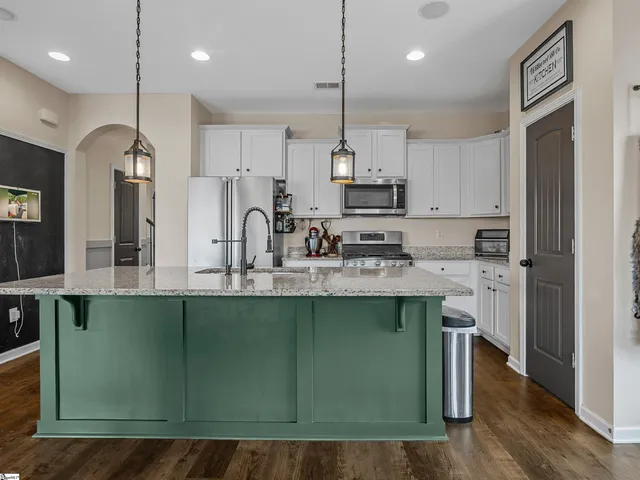 $325,000 | 642 Grantleigh Drive, Duncan, SC 29334