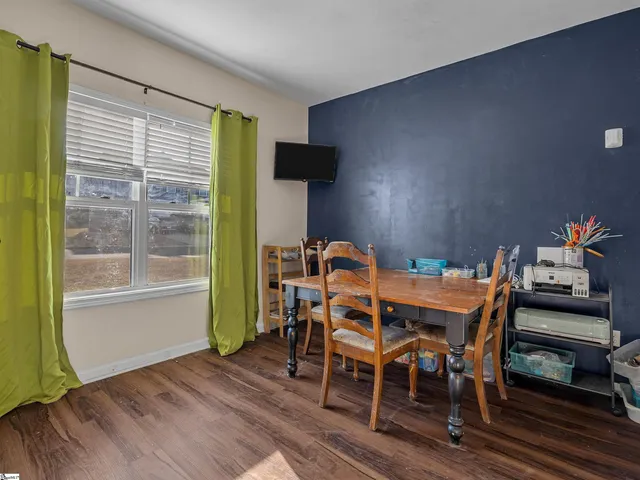 $325,000 | 642 Grantleigh Drive, Duncan, SC 29334