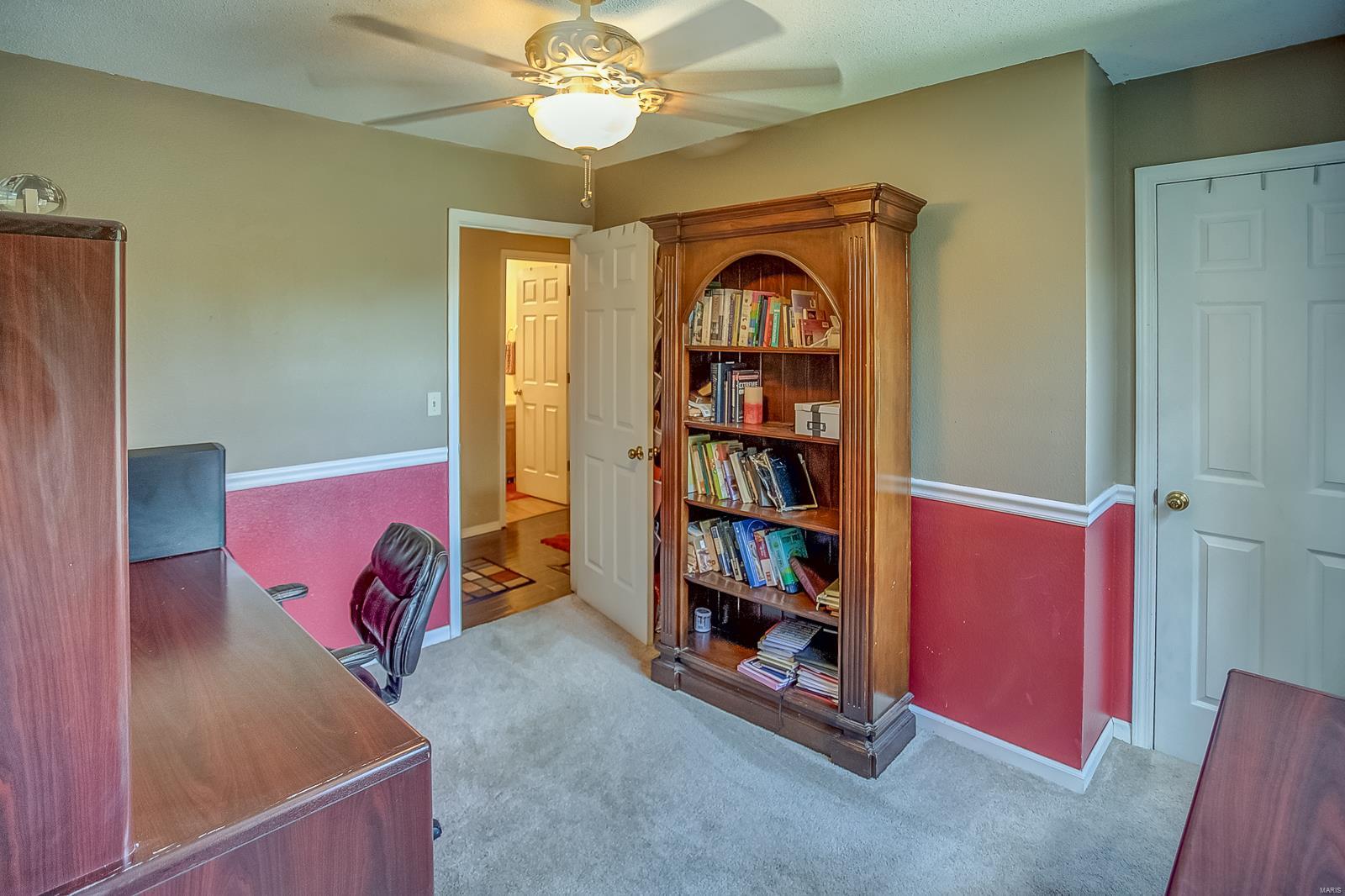 618 Hollywood Heights Road Caseyville, IL 62232 - Photo 13 of 32 Gallery Image 13