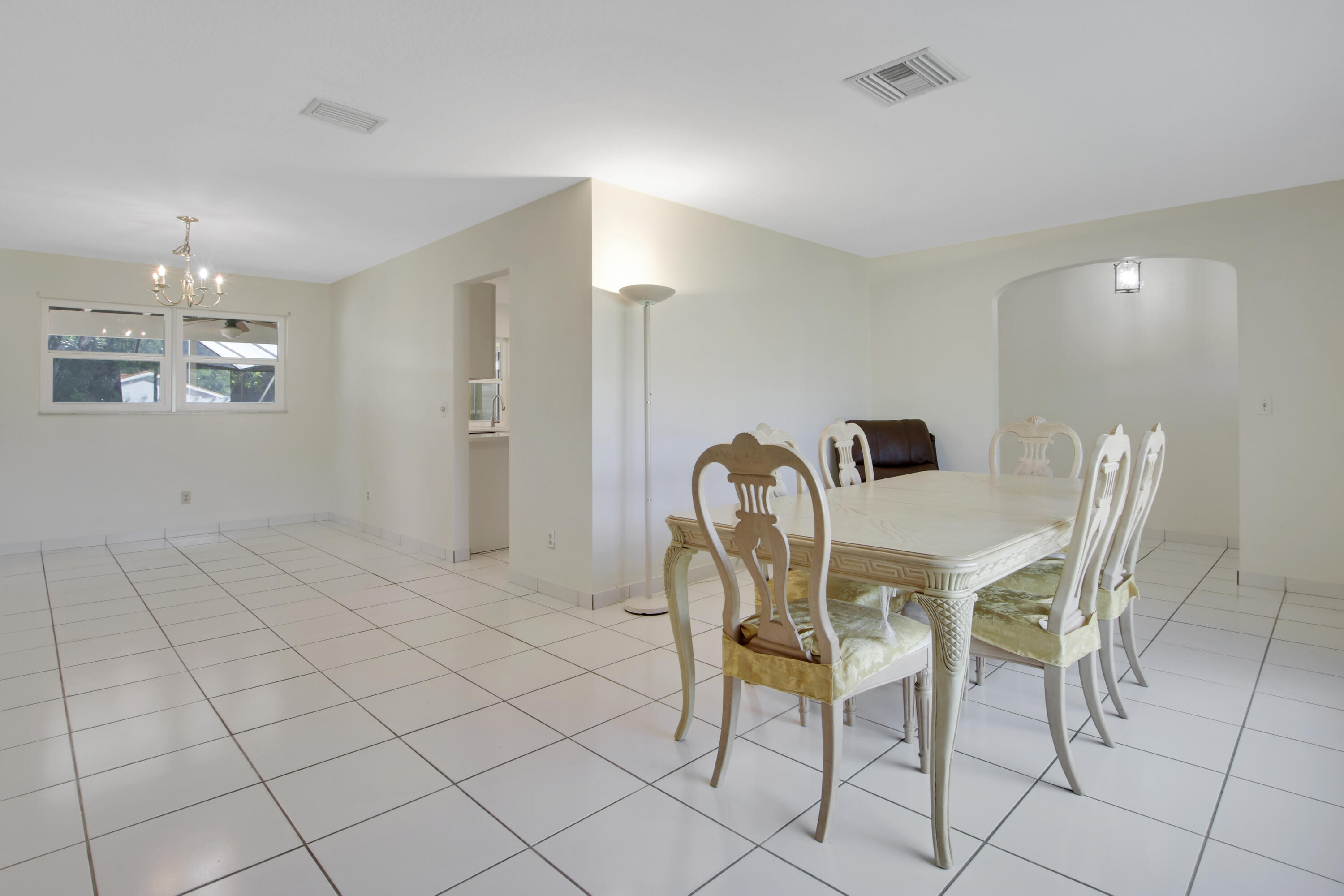 2480 Windsor Road Palm Beach Gardens, FL 33410 - Photo 14 of 44 Living room - Dining room
