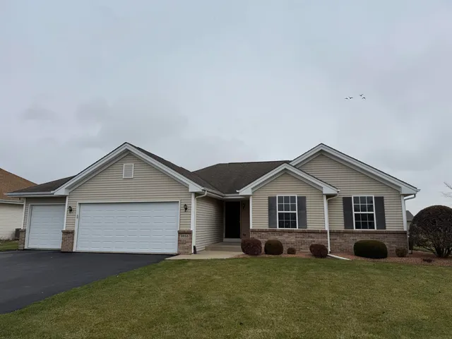 $299,900 | 2655 Jerry Thomas Parkway, Beloit, WI 53511