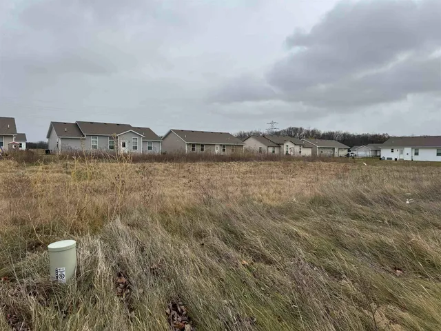 $299,900 | 2655 Jerry Thomas Parkway, Beloit, WI 53511