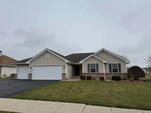 $299,900 | 2655 Jerry Thomas Parkway, Beloit, WI 53511