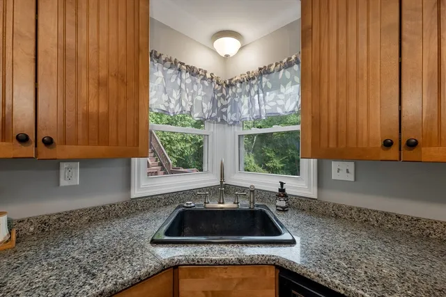 $699,900 | 44 High Street, Stratham, NH 03885