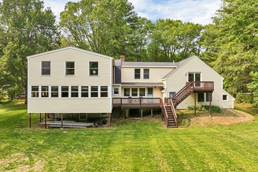 44 High Street Stratham, NH 03885 - Photo 3 of 42