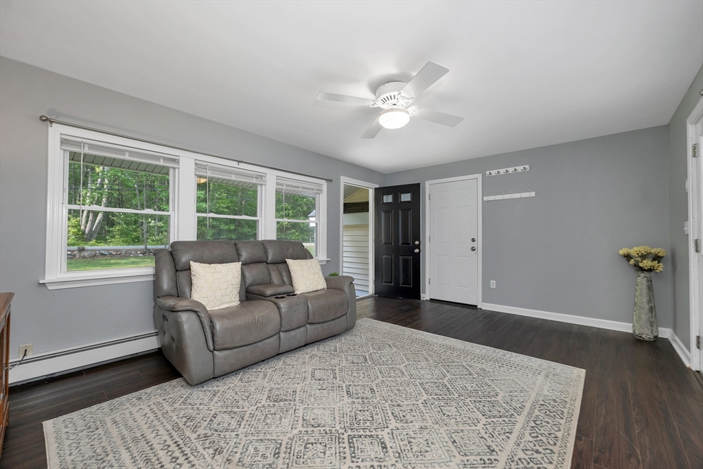 44 High Street Stratham, NH 03885 - Photo 7 of 42