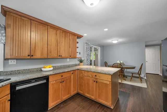 $699,900 | 44 High Street, Stratham, NH 03885