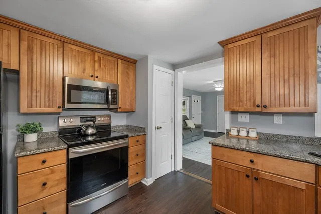 $699,900 | 44 High Street, Stratham, NH 03885