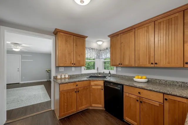 $699,900 | 44 High Street, Stratham, NH 03885