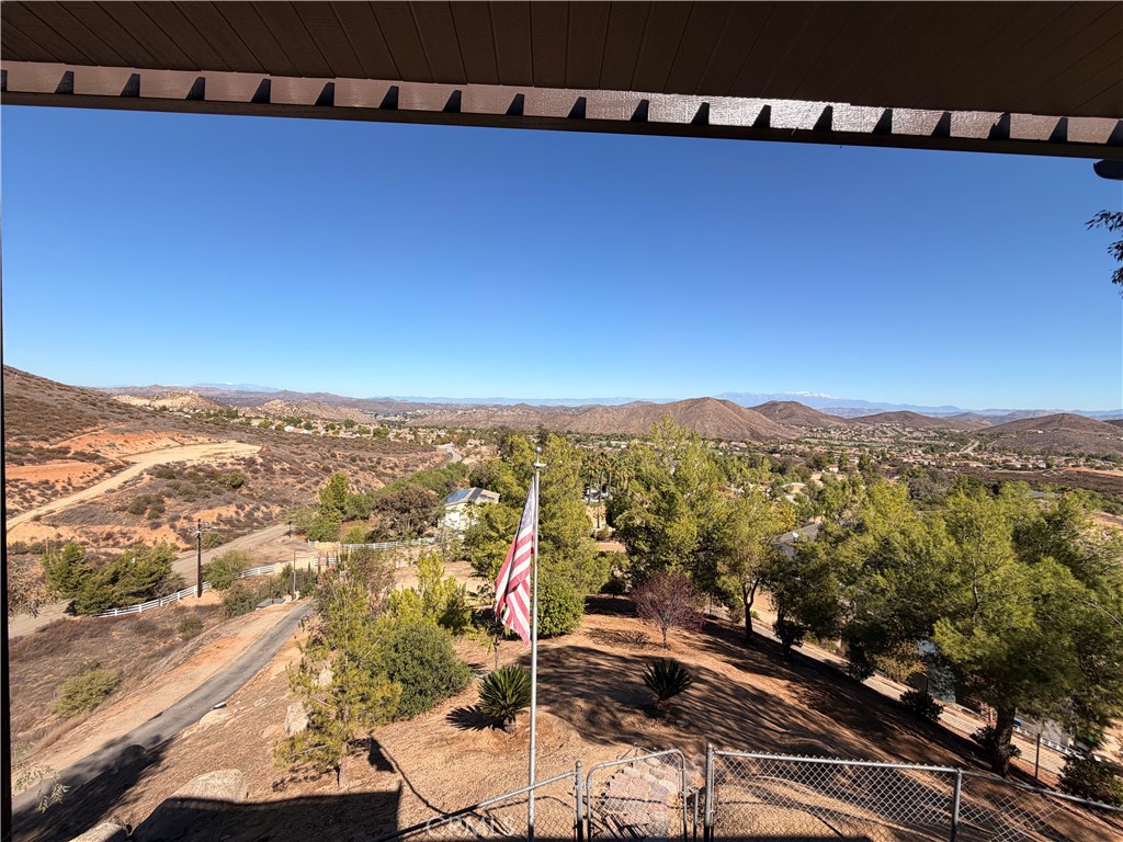 32360 Navajo Road Wildomar, CA 92595 - Photo 23 of 58 view of city and mountain