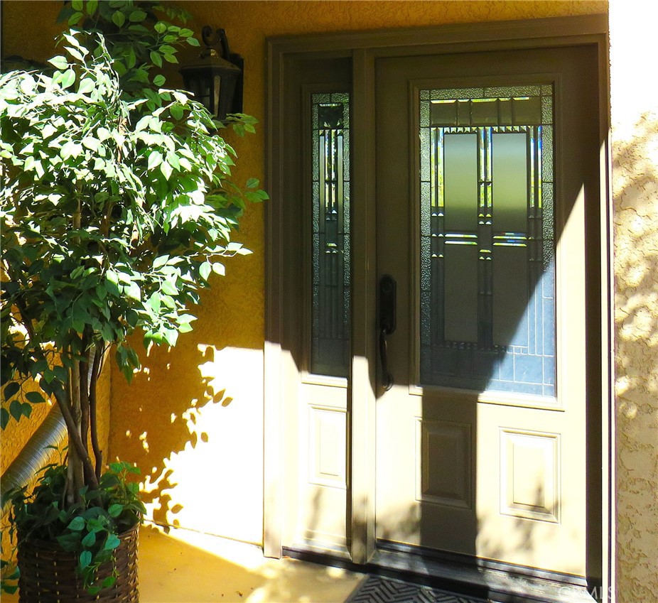 32360 Navajo Road Wildomar, CA 92595 - Photo 4 of 58 a view of an entryway