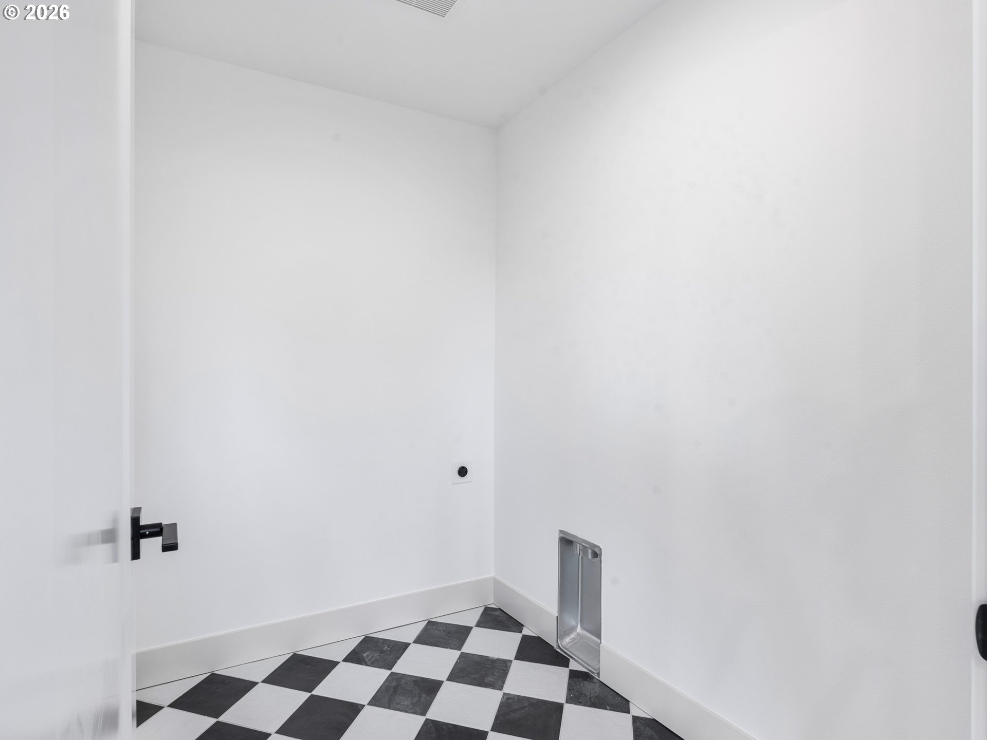 8206 Southwest 46th Avenue Portland, OR 97219 - Photo 18 of 23