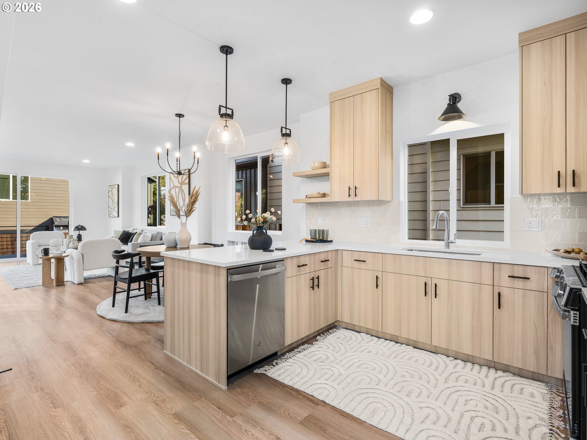 8206 Southwest 46th Avenue Portland, OR 97219 - Photo 3 of 23