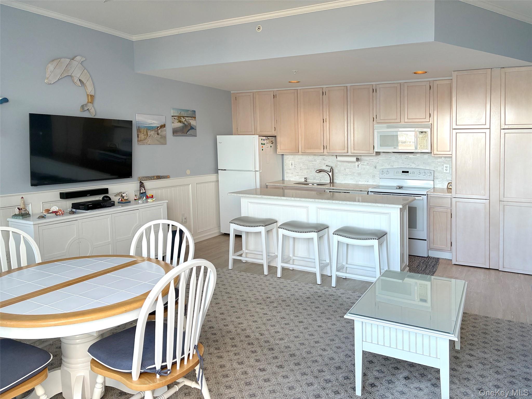 250 Dune Road, Unit 120 Westhampton Beach, NY 11978 - Photo 12 of 20