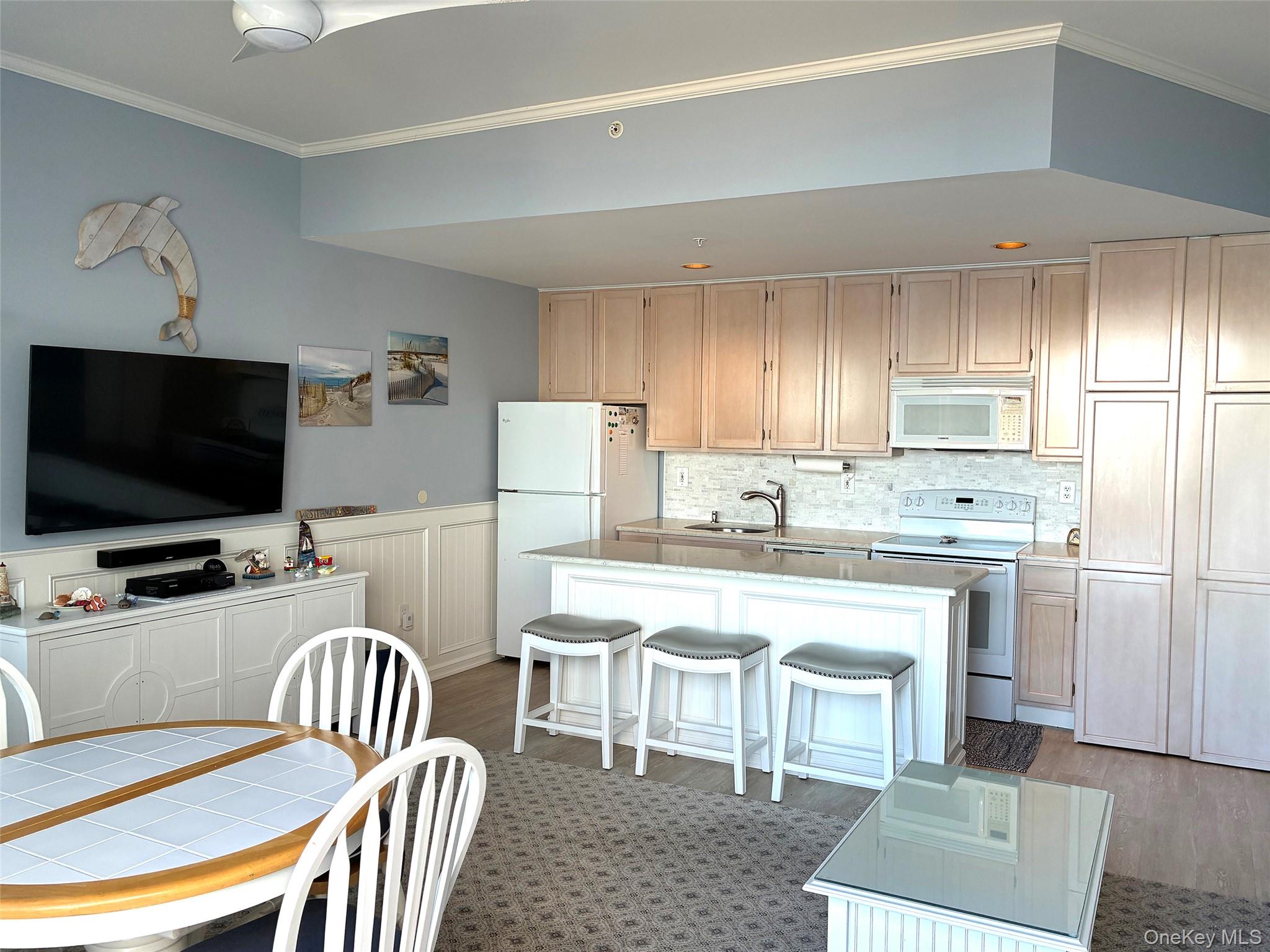 250 Dune Road, Unit 120 Westhampton Beach, NY 11978 - Photo 13 of 20