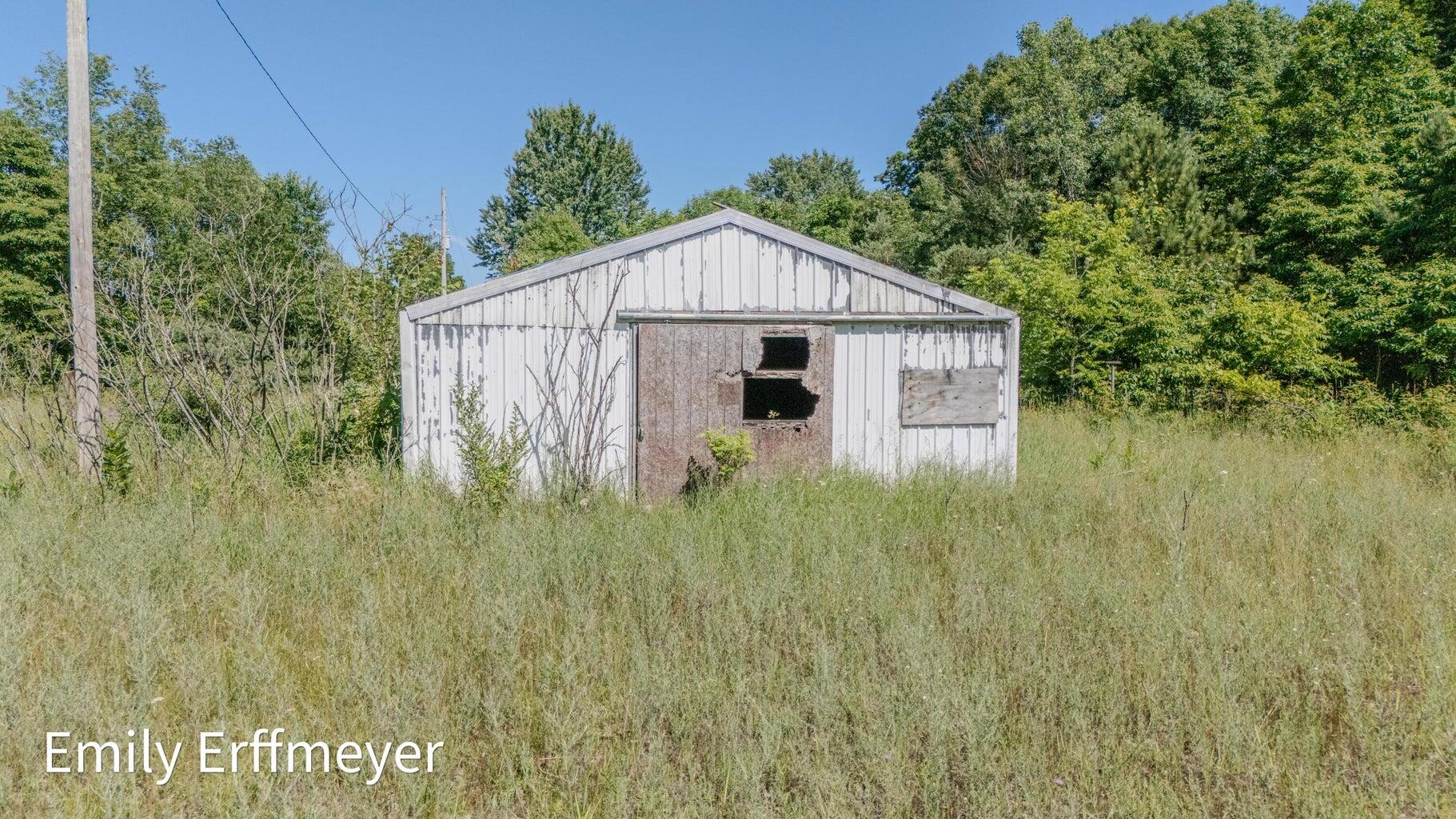 9260 Holton Road Holton, MI 49425 - Photo 5 of 9 20240710150510457762000000-o