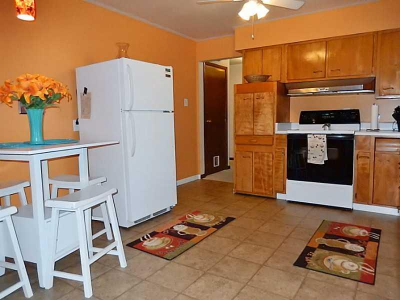 282 Oakville Road Beaver Falls, PA 15010 - Photo 5 of 19 Kitchen.