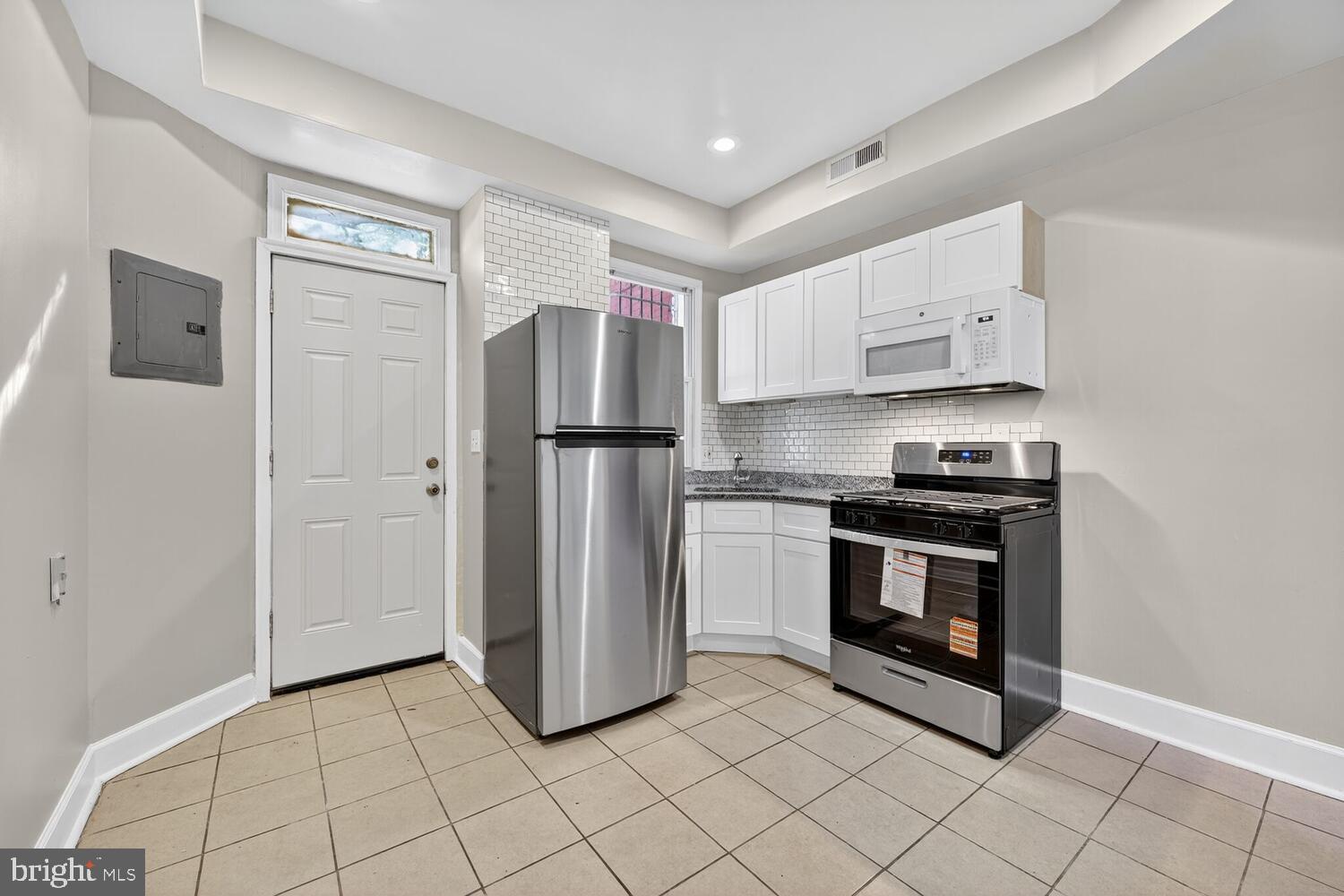 833 L Street Northeast Washington, DC 20002 - Photo 10 of 15