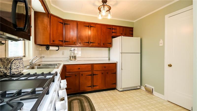 578 Kelso Road Pittsburgh, PA 15243 - Photo 11 of 24