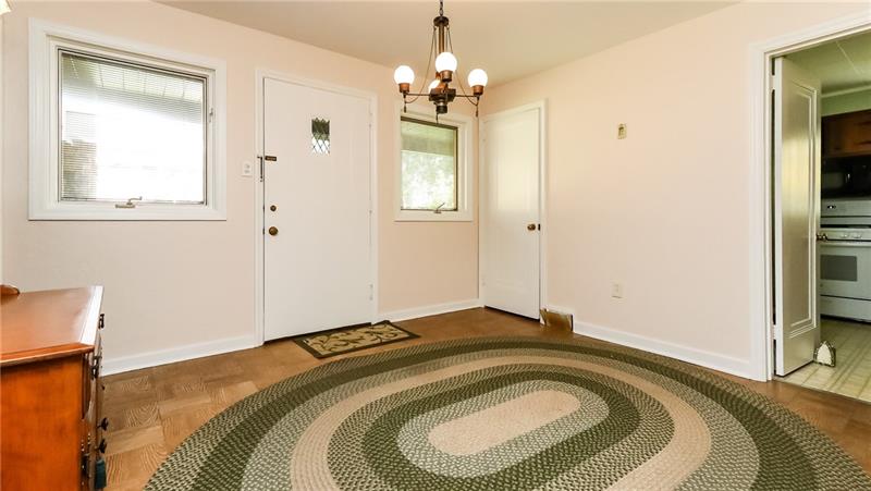 578 Kelso Road Pittsburgh, PA 15243 - Photo 3 of 24