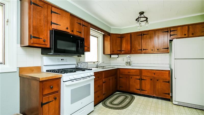 578 Kelso Road Pittsburgh, PA 15243 - Photo 10 of 24