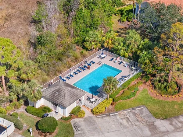 $329,900 | 905 Barclay Court, Venice, FL 34293