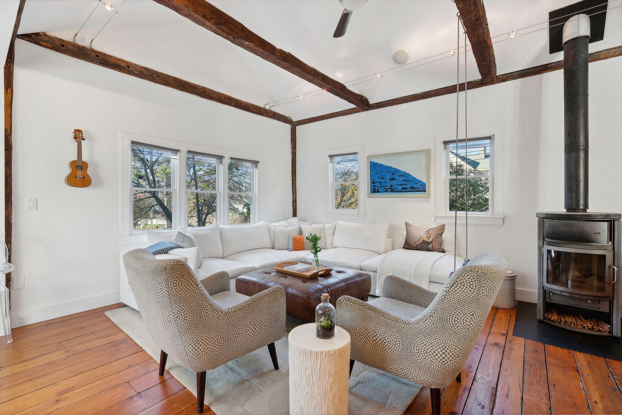 274 Mitchell Road Cape Elizabeth, ME 04107 - Photo 3 of 21 Living Room
