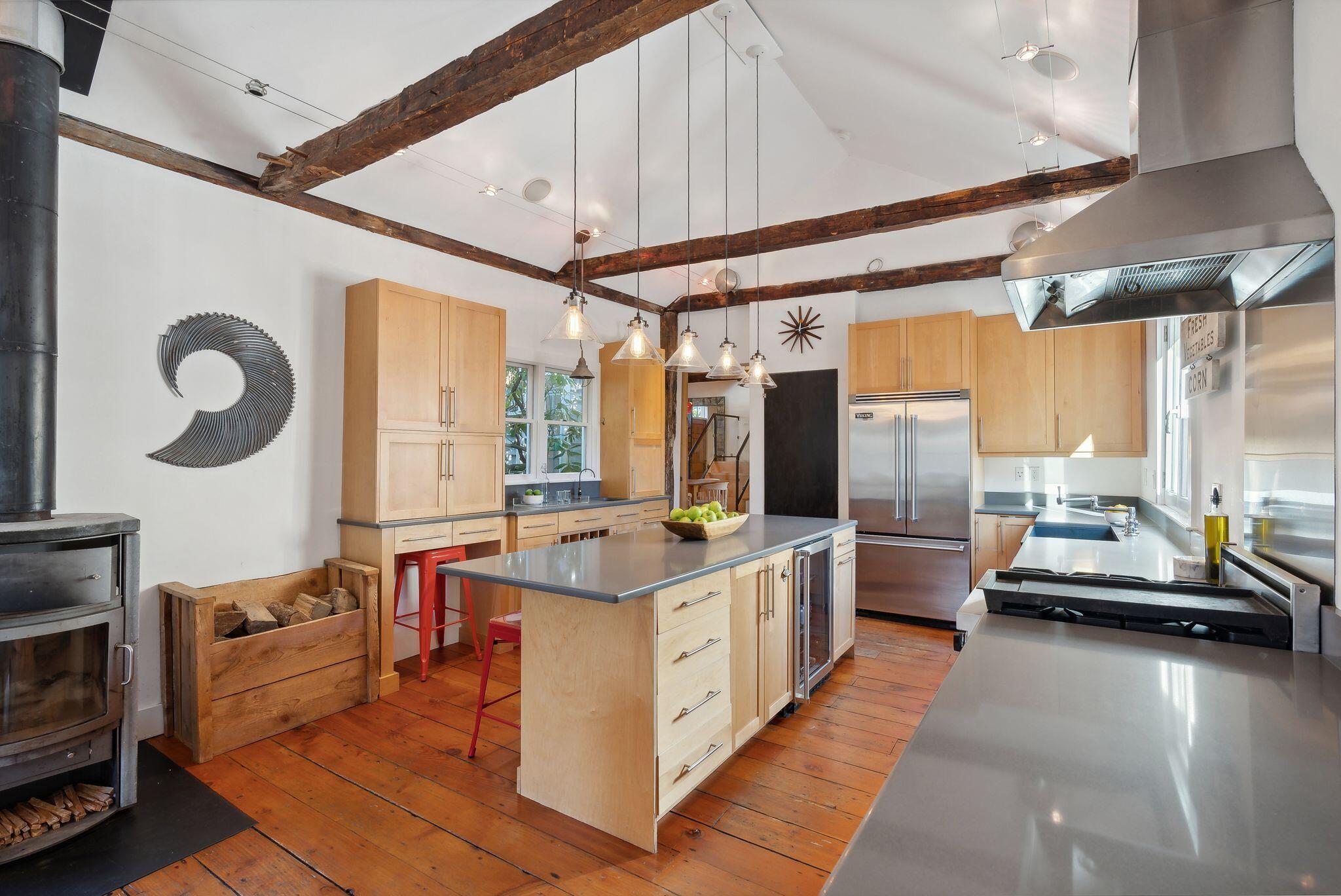 274 Mitchell Road Cape Elizabeth, ME 04107 - Photo 4 of 21 Kitchen