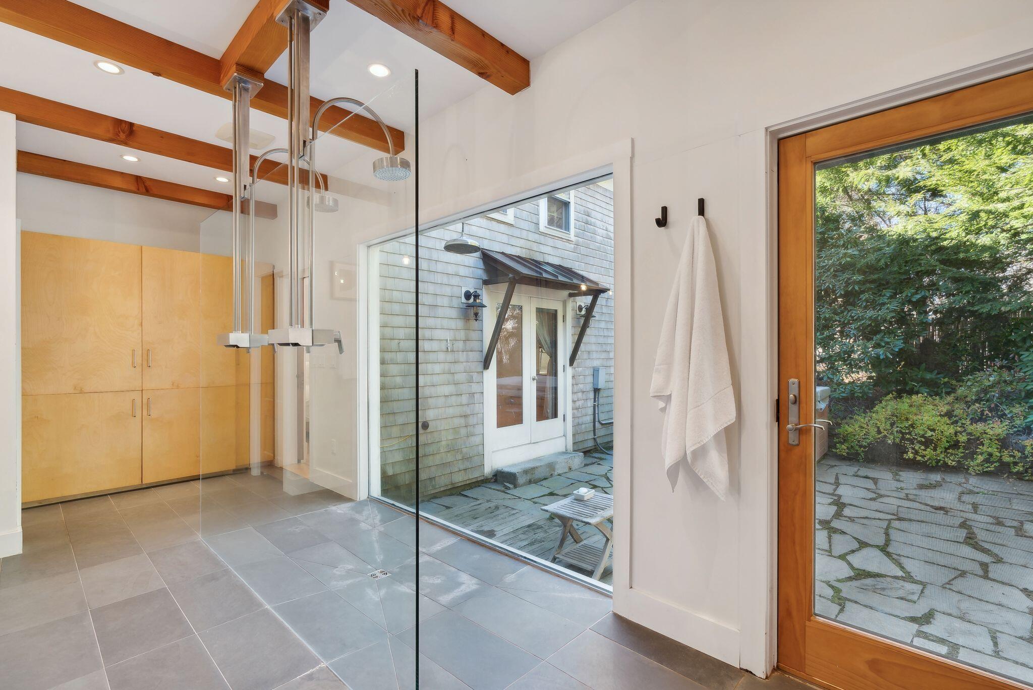 274 Mitchell Road Cape Elizabeth, ME 04107 - Photo 10 of 21 Primary Suite