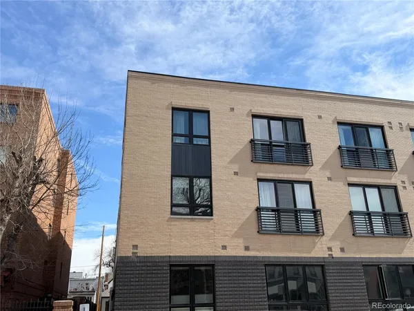 $2,495 | 2120 North Downing Street, Unit 304, Denver, CO 80205